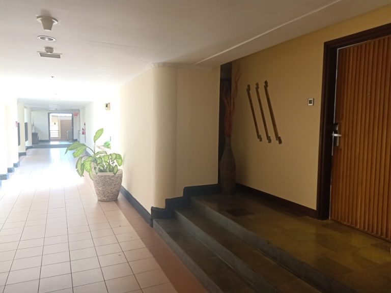 客室扉&客室前廊下