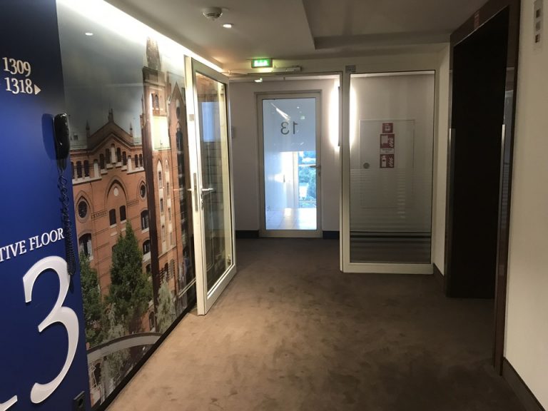 エレベーターホール13階