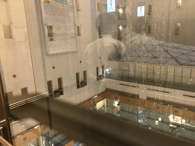 エレベーター内観