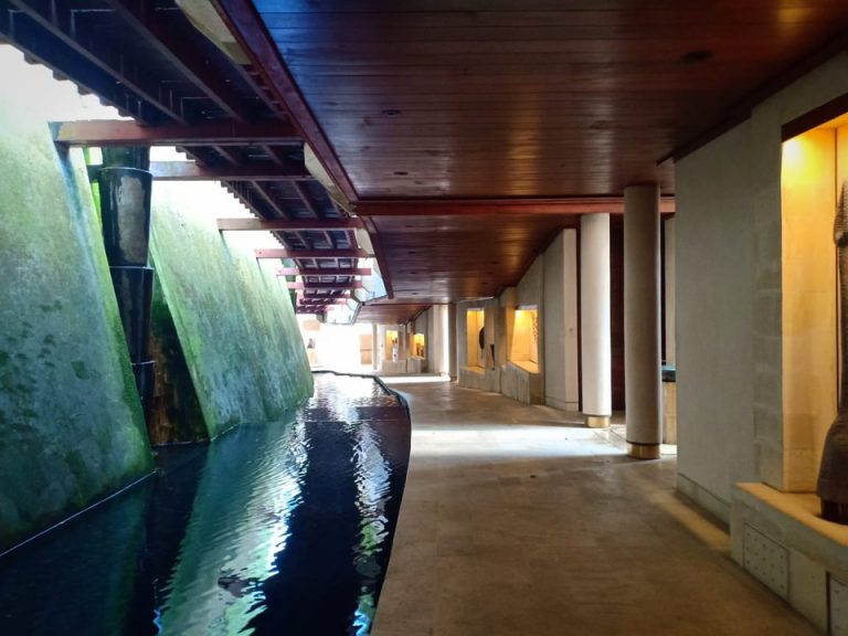 廊下(客室階廊下)