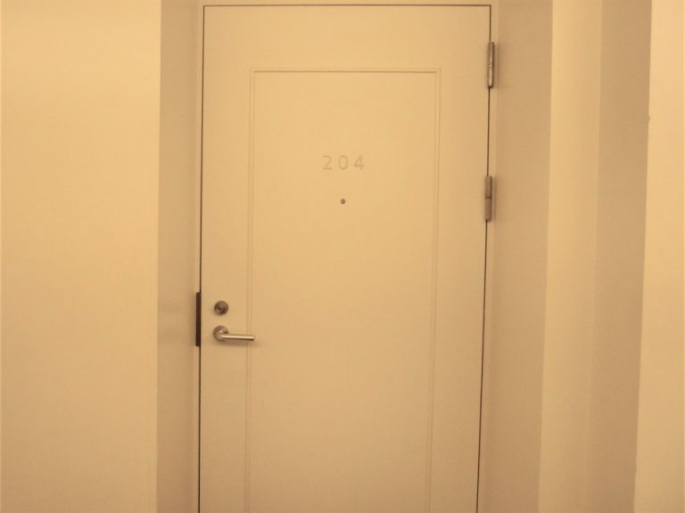 客室入口・外観