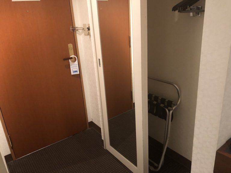 クローゼット開