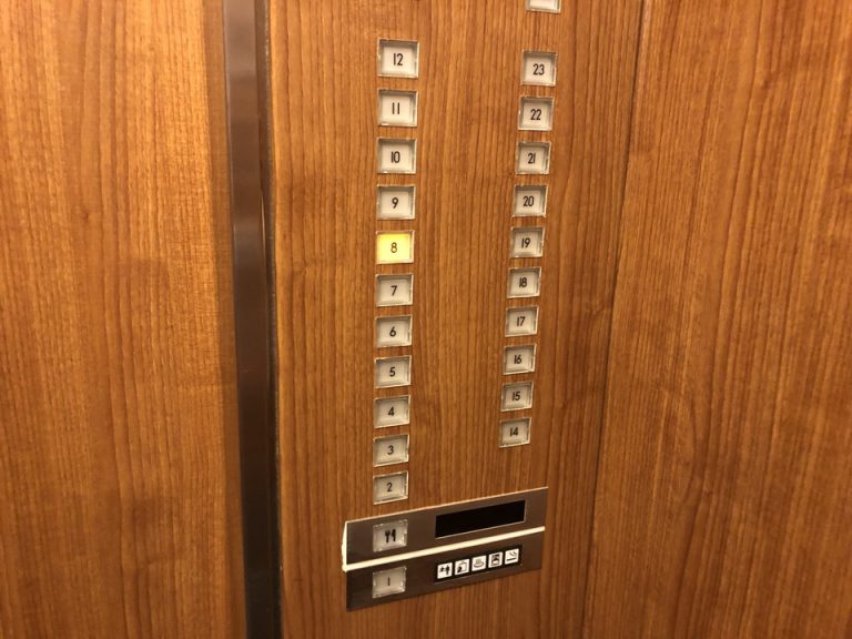 エレベーター階数ボタン(2)