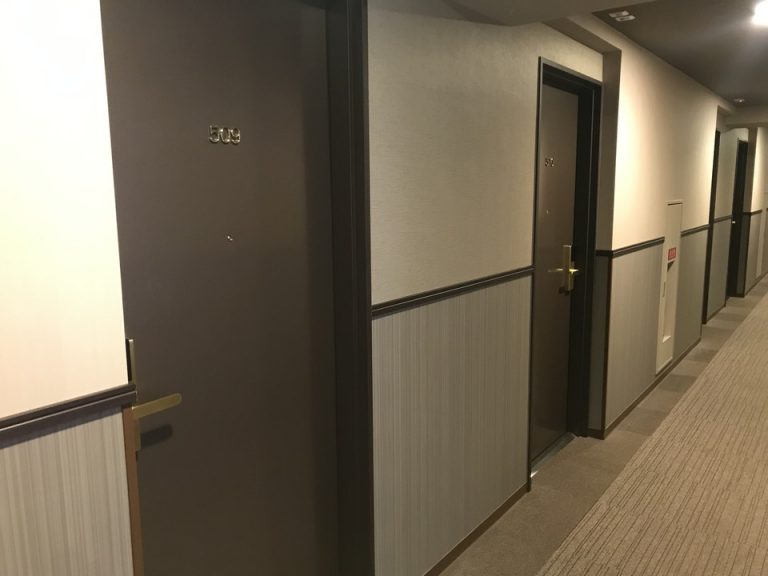 客室入口外観ドア
