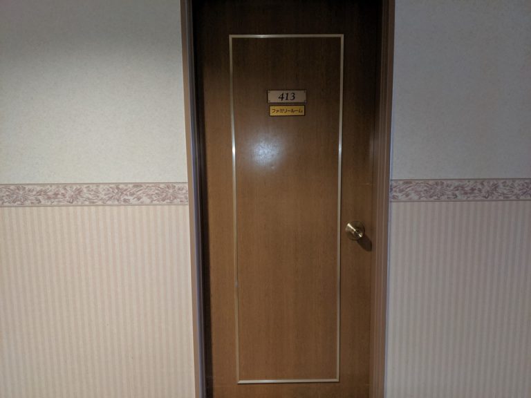 客室入口外観ドア