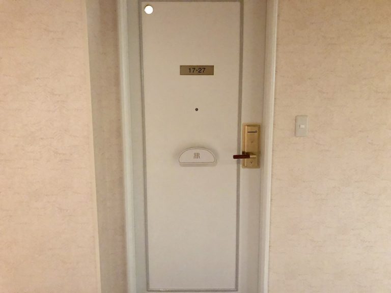 客室入口外観ドア