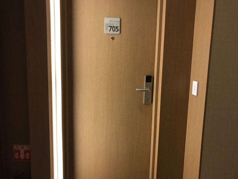 客室入口外観ドア