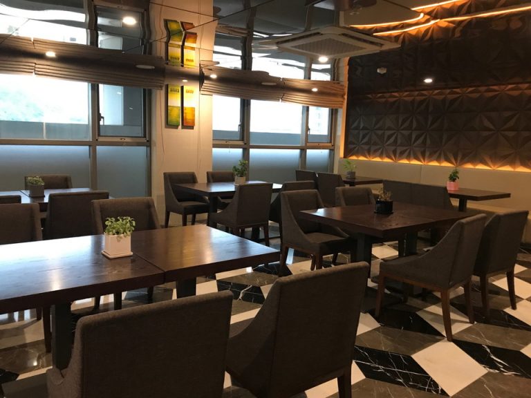 朝食会場客席全体