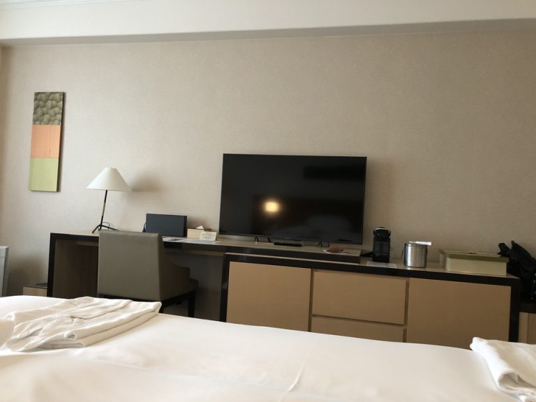 ベッドからテレビ