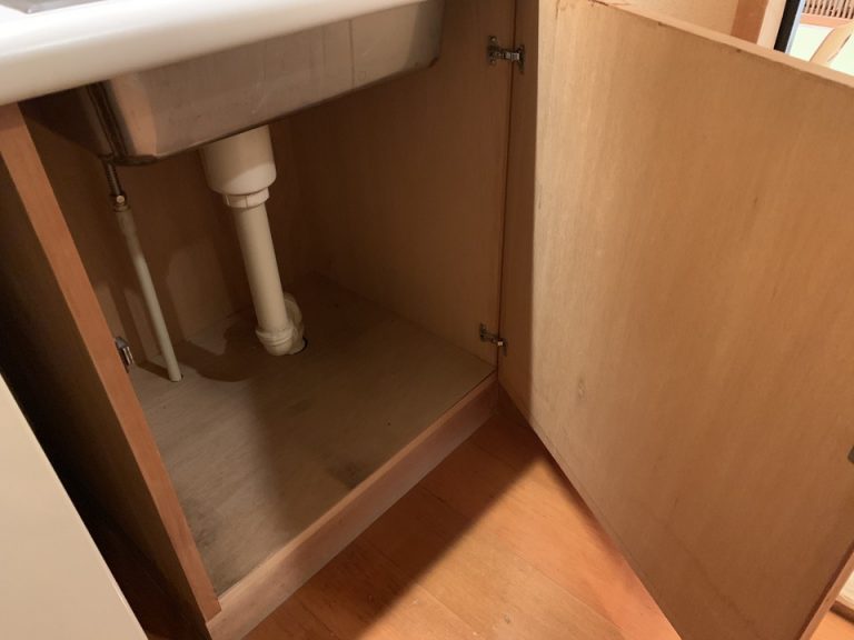 キッチン下の棚