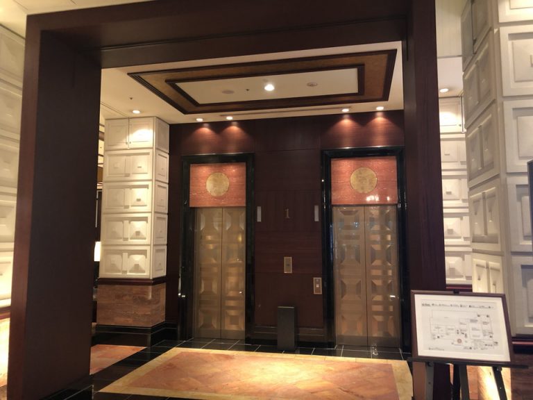 エレベーターホールフロント階(1)