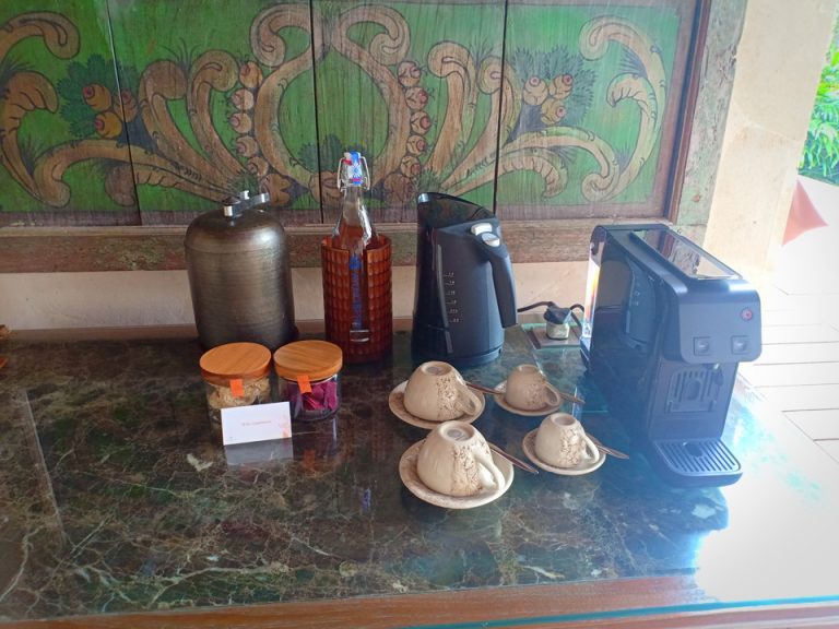 客室(カフェスペース)