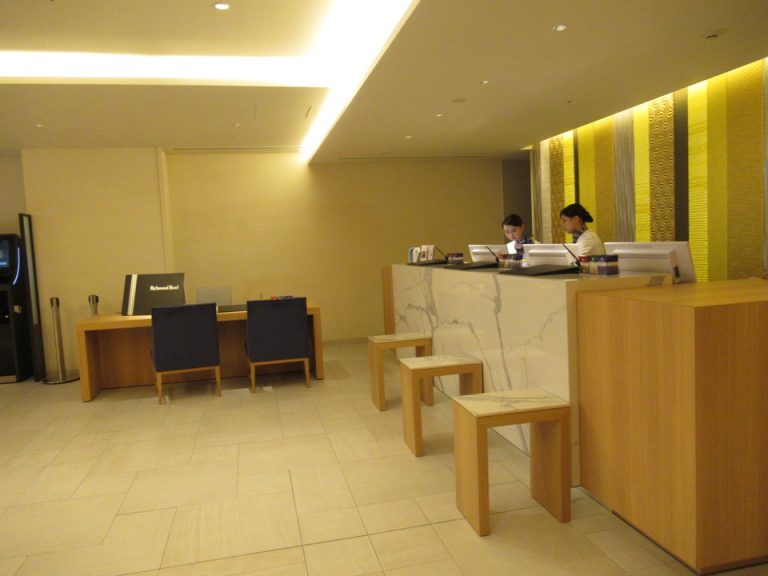 フロントカウンター