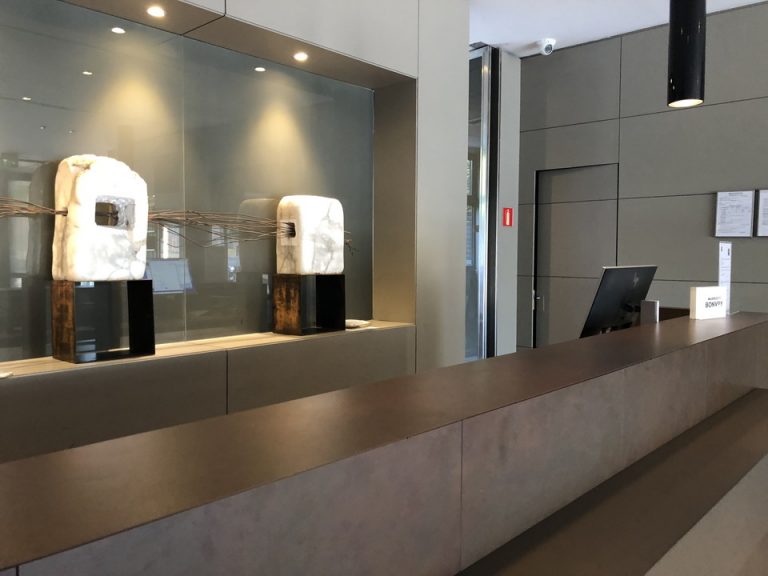 フロントカウンター