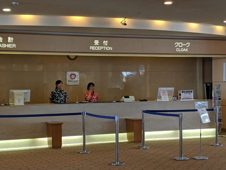 フロントカウンター