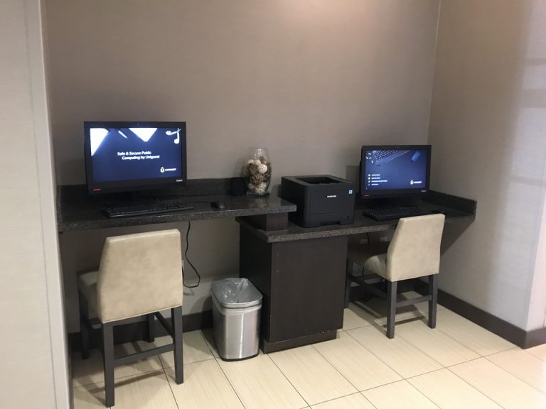 フロント横にはオフィスもありました。