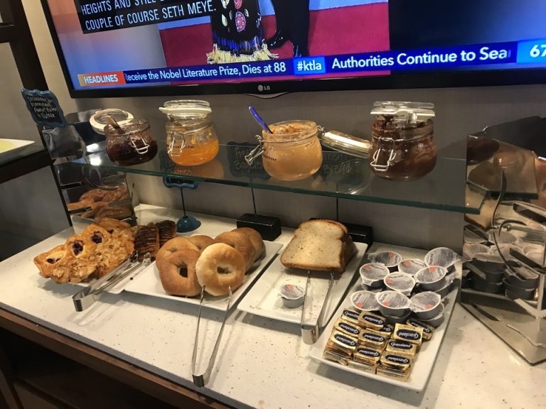 パンはアメリカにしてはフワフワで美味しかった!