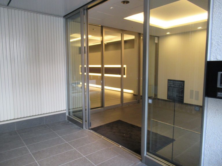 エントランス外観