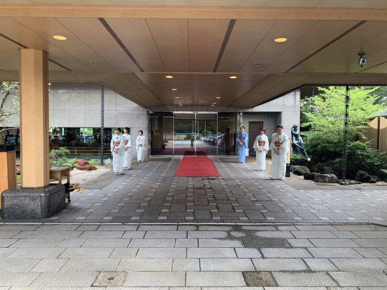 エントランス外観