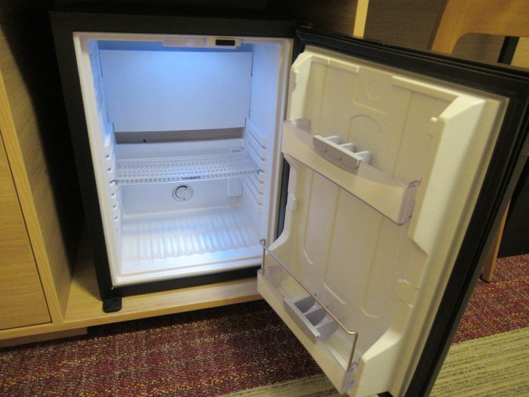 冷蔵庫(開けた状態)
