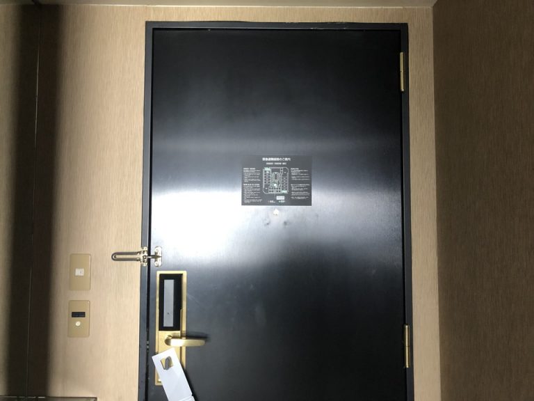 客室入口(内側ドア)