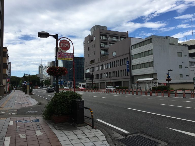 ホテル前大通り