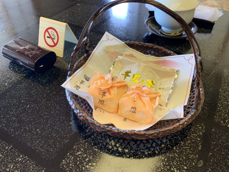 お着き菓子です