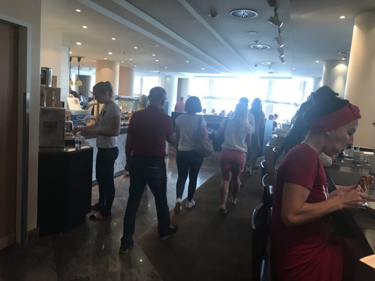 朝食バイキング