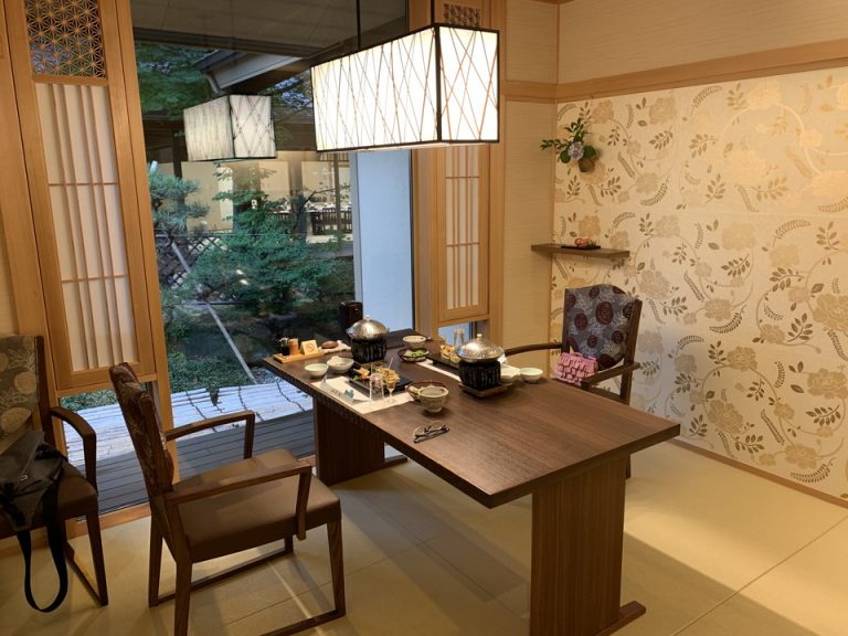 料亭個室内観です