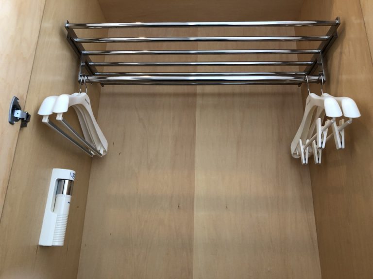 クローゼット内観(2)