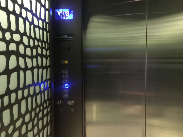 エレベーター階層ボタン(1)