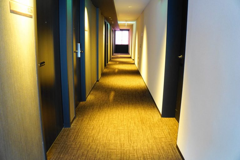 宿泊フロアー廊下