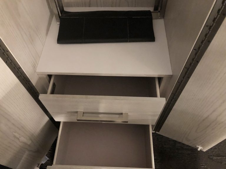 クローゼット中ドロワー