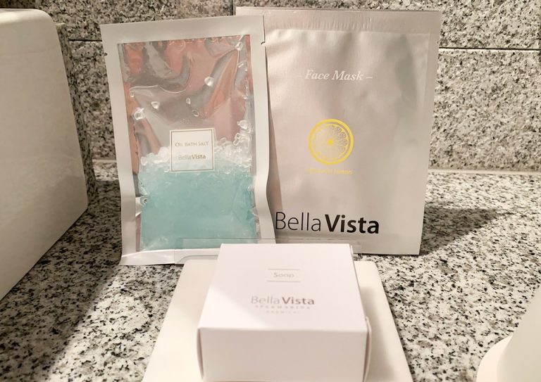 08_バスソルトやフェイスマスクまであった