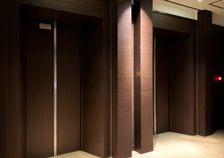 宿泊階のエレベーター