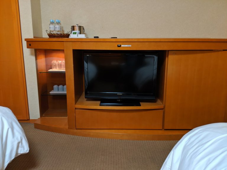 1階_ベッド方向からTV