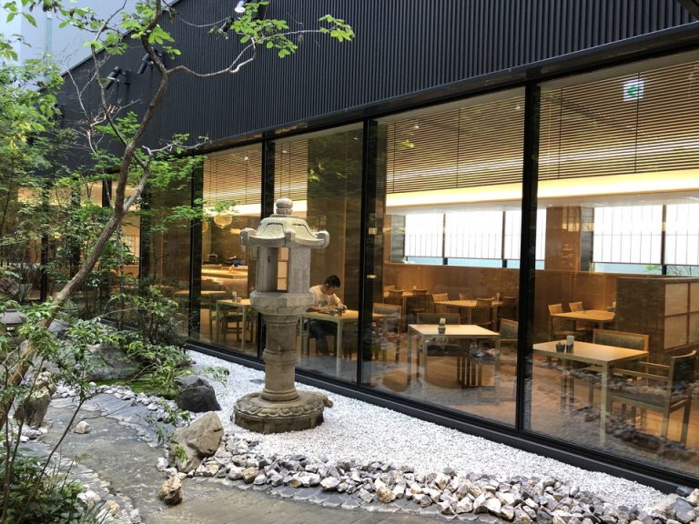 レストラン夜(1)