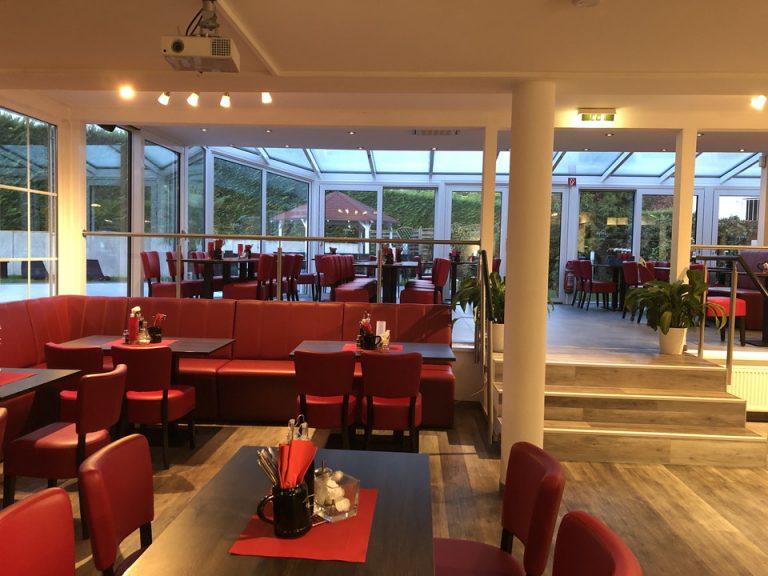 お洒落な朝食会場で、大人しかいないためゆっくり出来ました。