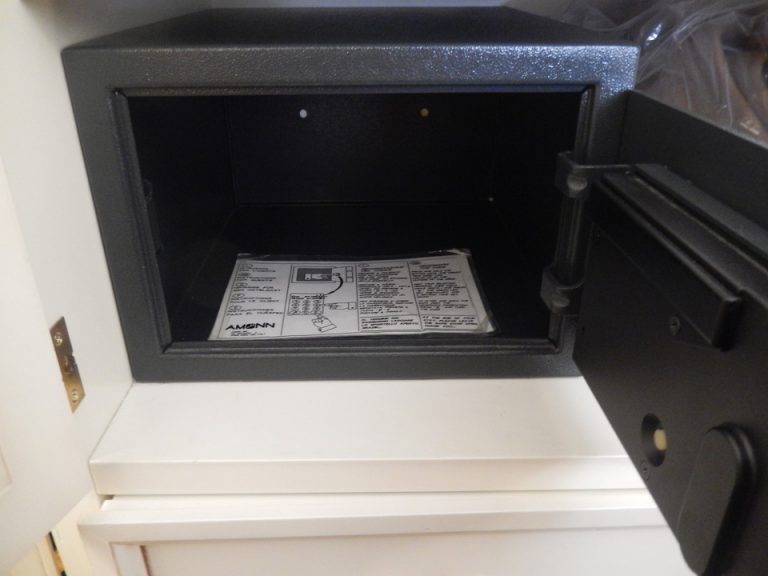 セーフティーボックス(開けた状態)