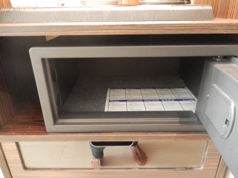 セーフティーボックス(開けた状態)