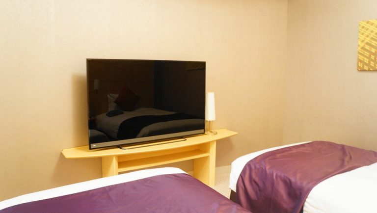ベッドルームのテレビ