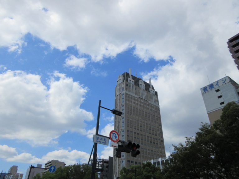 建物全体1(平和大通り側から撮影)