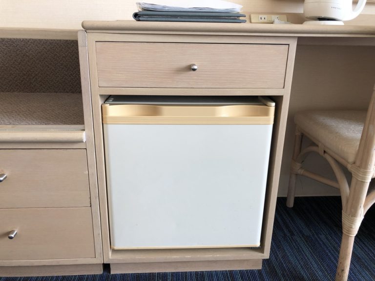 冷蔵庫(閉じた状態)