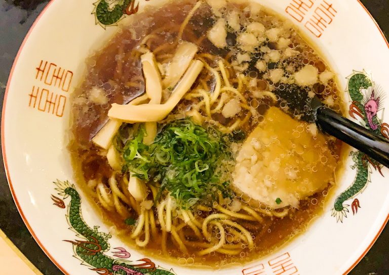 04_ラウンジで尾道ラーメンをいただいた