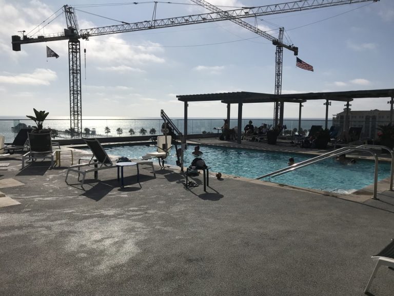 どう頑張っていいように取ろうとしてもこの手前に建築中の工事が入ってしまいましたでも、私たち宿泊客はそれほど気にならず快適な景色を楽しめました