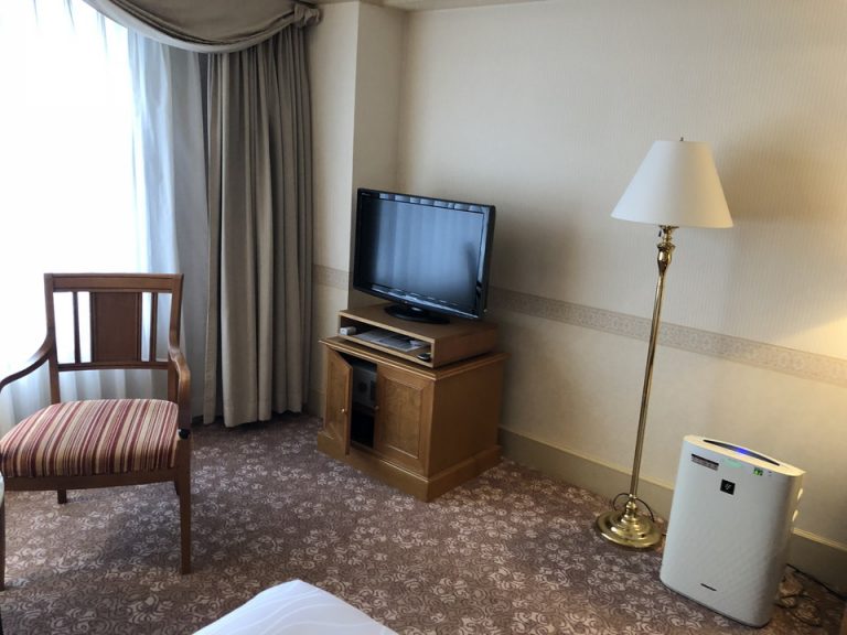 ベッドからテレビ(2)