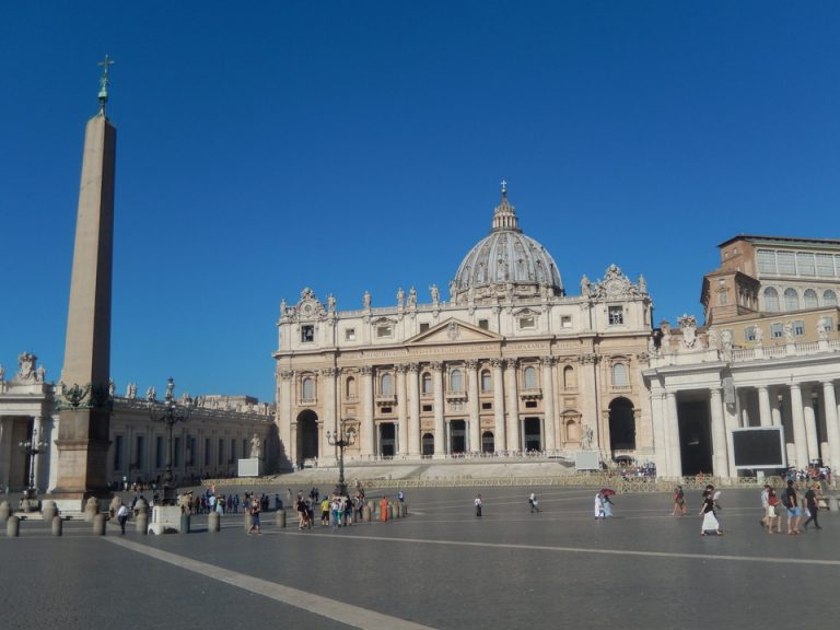 観光スポット「ポポロ広場」