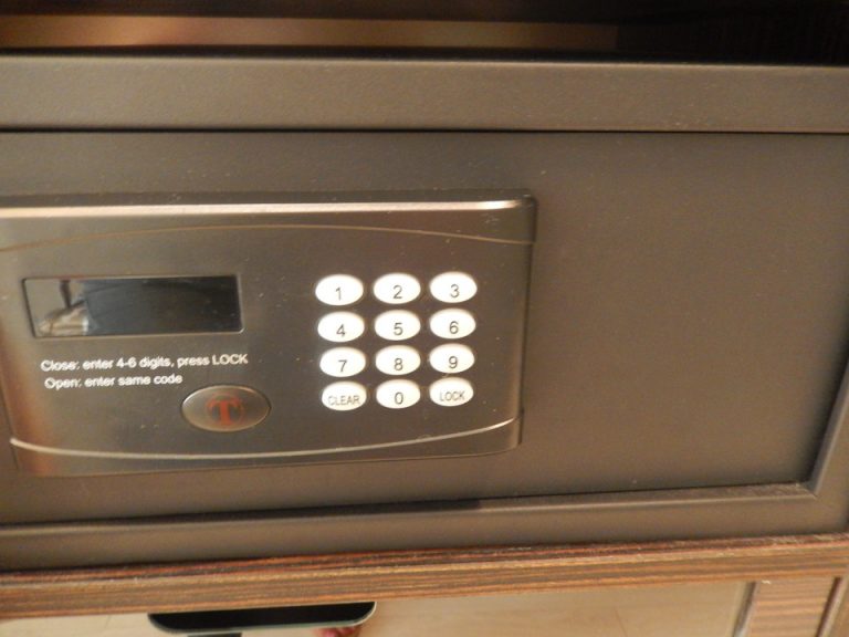 セーフティーボックス(閉じた状態)