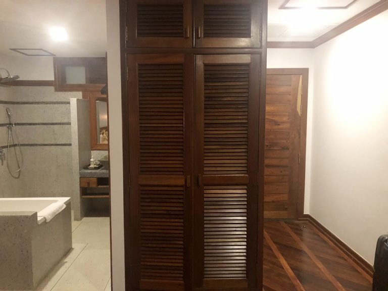 閉めた状態のクローゼット