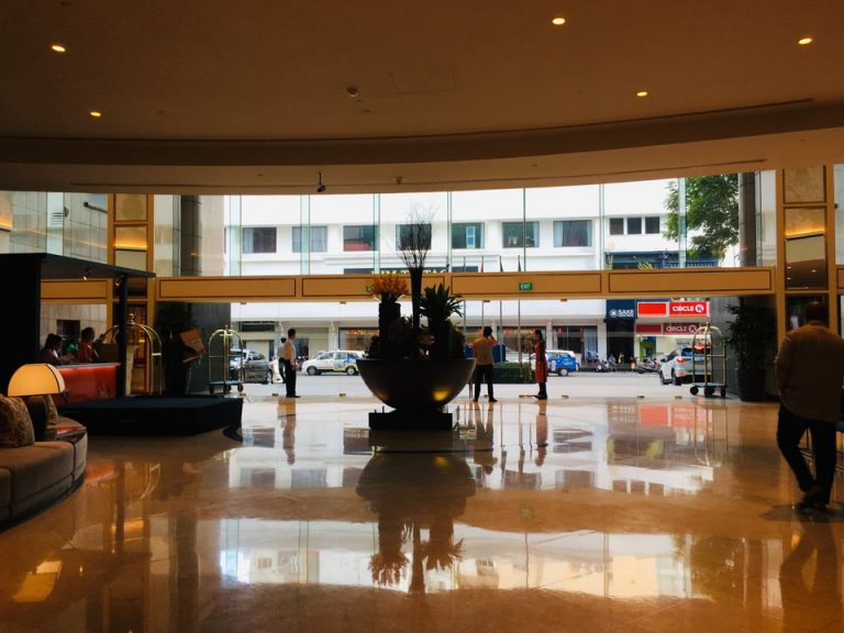 エントランス内観